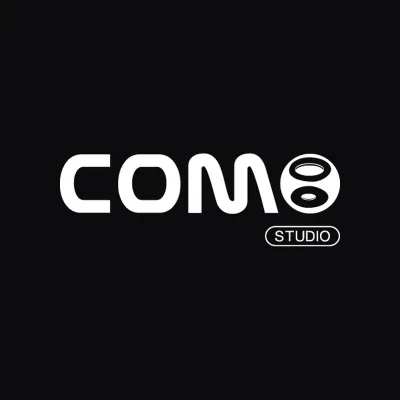COM8 STUDIO logo
